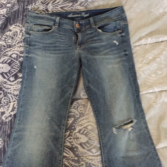 Faded blue jeans - Picture 2 of 2